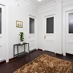 Cozy Apartment Next To Taksim Square
